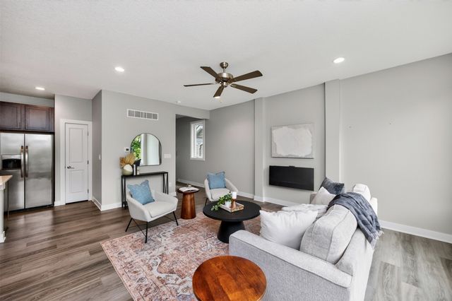 5430 154th Court, Urbandale, IA 50323