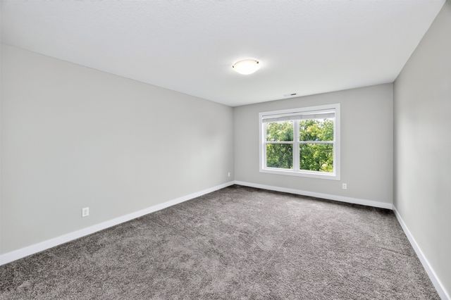 5430 154th Court, Urbandale, IA 50323