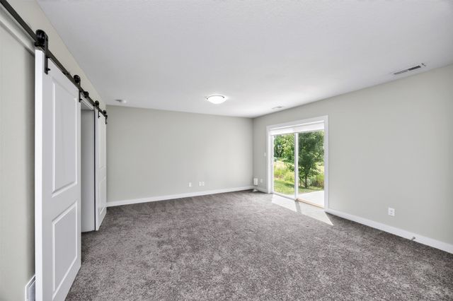 5430 154th Court, Urbandale, IA 50323