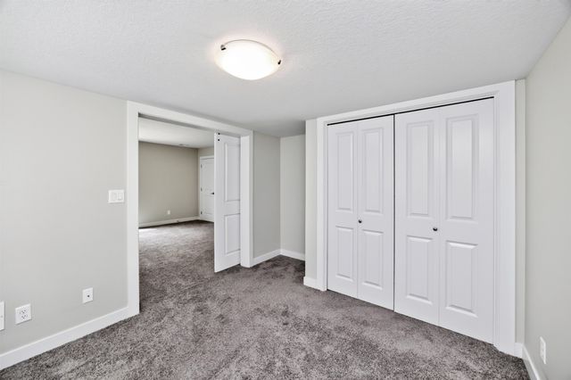 5430 154th Court, Urbandale, IA 50323