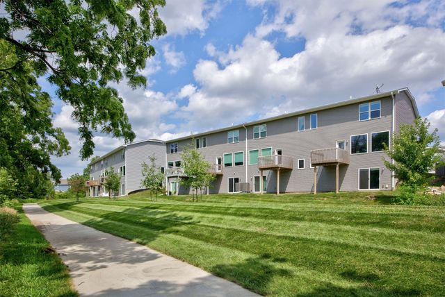 5430 154th Court, Urbandale, IA 50323