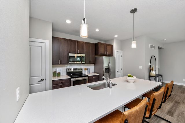 5430 154th Court, Urbandale, IA 50323