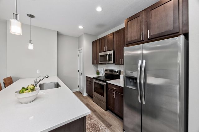 5430 154th Court, Urbandale, IA 50323