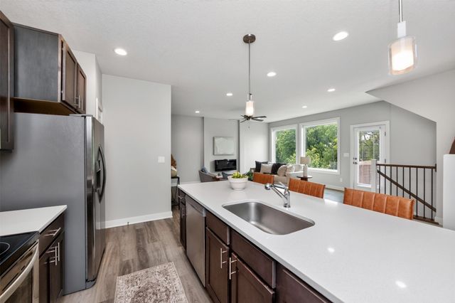 5430 154th Court, Urbandale, IA 50323