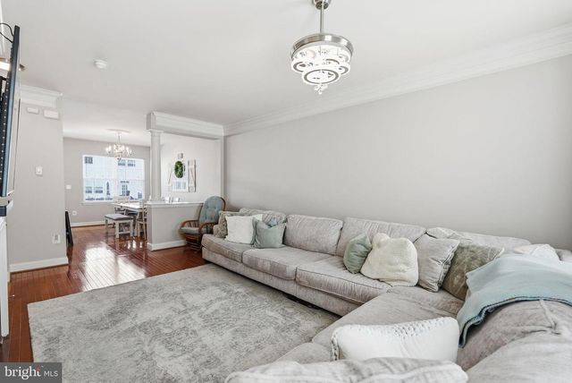 5027 POTOMAC HIGHLANDS CIR, Triangle, VA 22172