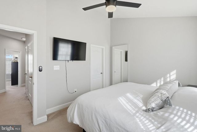 5027 POTOMAC HIGHLANDS CIR, Triangle, VA 22172