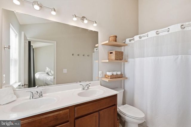 5027 POTOMAC HIGHLANDS CIR, Triangle, VA 22172