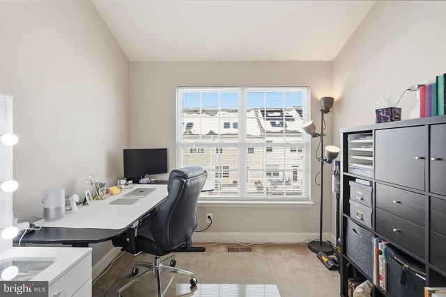 5027 POTOMAC HIGHLANDS CIR, Triangle, VA 22172