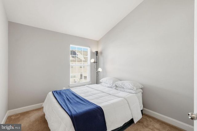 5027 POTOMAC HIGHLANDS CIR, Triangle, VA 22172