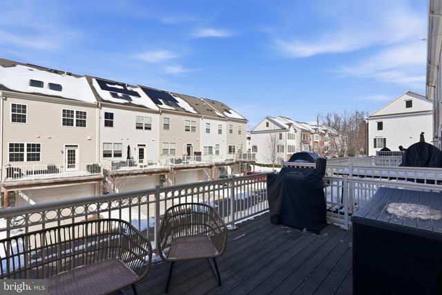 5027 POTOMAC HIGHLANDS CIR, Triangle, VA 22172