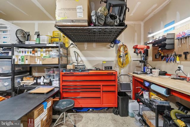 5027 POTOMAC HIGHLANDS CIR, Triangle, VA 22172