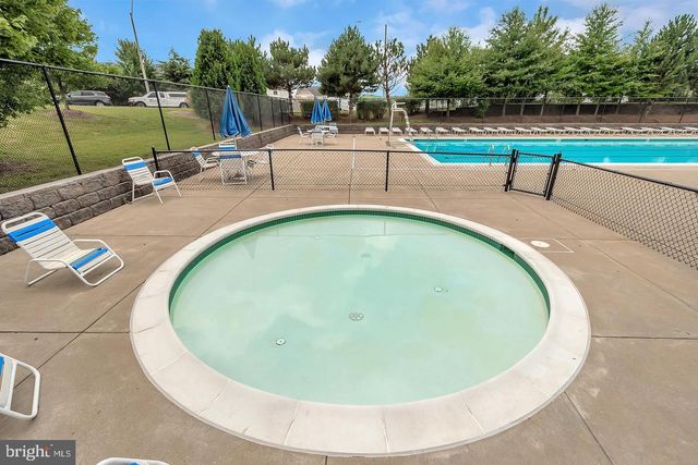 5027 POTOMAC HIGHLANDS CIR, Triangle, VA 22172