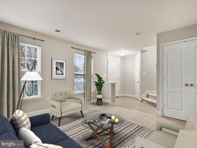 5027 POTOMAC HIGHLANDS CIR, Triangle, VA 22172