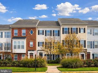 5027 POTOMAC HIGHLANDS CIR, Triangle, VA 22172