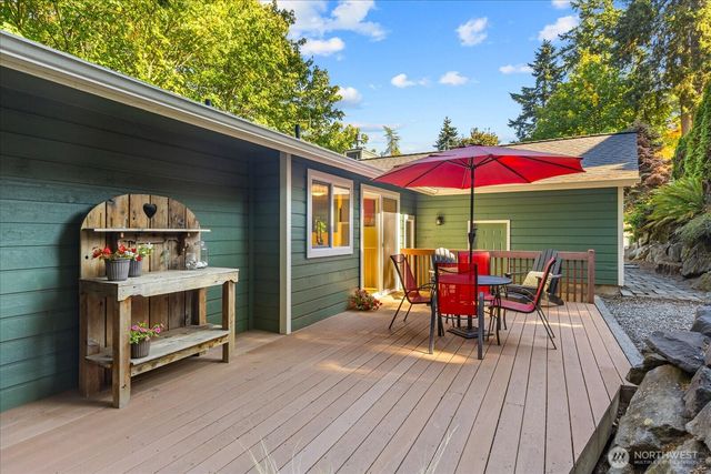 21318 Pioneer Way, Edmonds, WA 98026