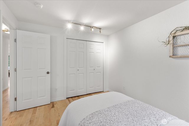 21318 Pioneer Way, Edmonds, WA 98026