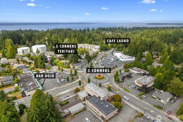 21318 Pioneer Way, Edmonds, WA 98026