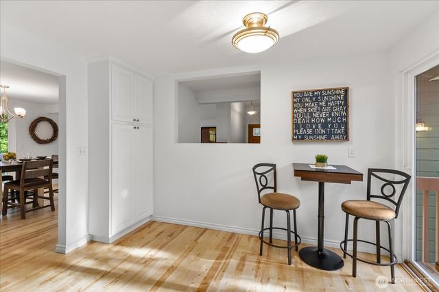 21318 Pioneer Way, Edmonds, WA 98026