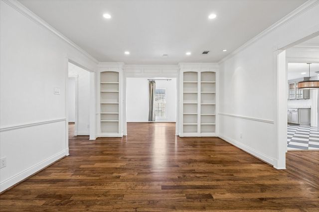 5210 Meadow Lake Lane, Houston, TX 77056