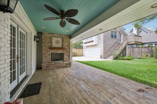 5210 Meadow Lake Lane, Houston, TX 77056