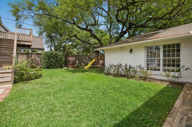 5210 Meadow Lake Lane, Houston, TX 77056