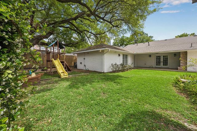 5210 Meadow Lake Lane, Houston, TX 77056