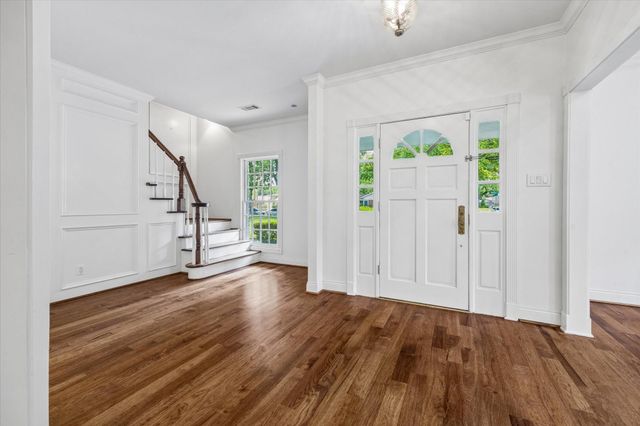 5210 Meadow Lake Lane, Houston, TX 77056