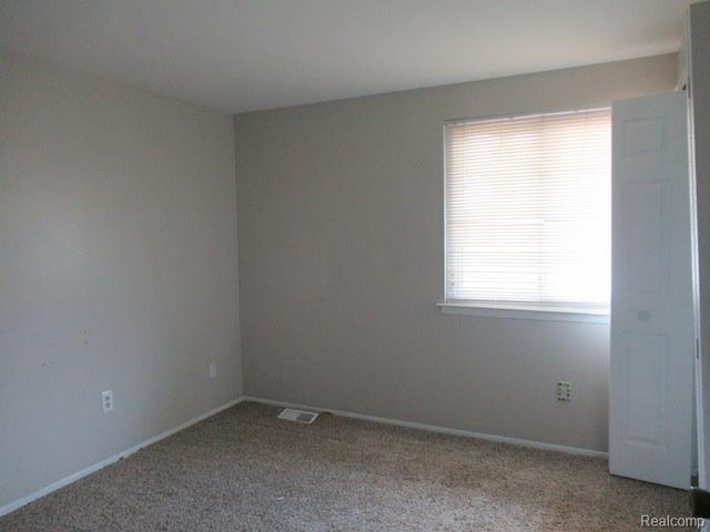 43120 Chaucer Drive, Sterling Heights, MI 48313