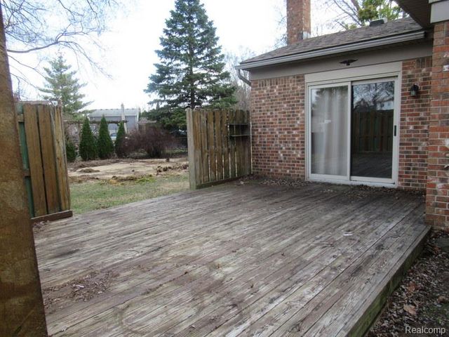 43120 Chaucer Drive, Sterling Heights, MI 48313