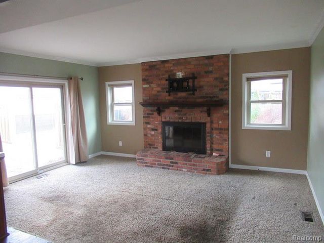 43120 Chaucer Drive, Sterling Heights, MI 48313