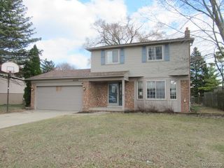 43120 Chaucer Drive, Sterling Heights, MI 48313