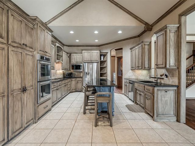 7400 Tangle Vine Drive, Edmond, OK 73034