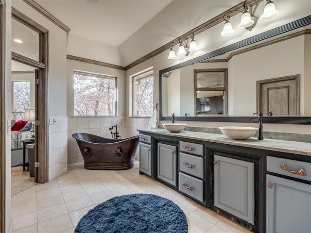 7400 Tangle Vine Drive, Edmond, OK 73034