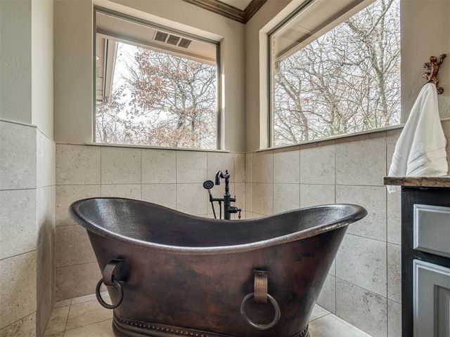 7400 Tangle Vine Drive, Edmond, OK 73034