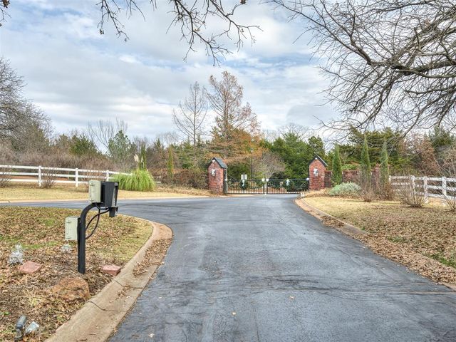 7400 Tangle Vine Drive, Edmond, OK 73034