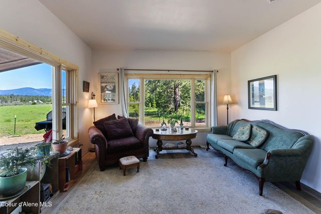 202 Elizabeth Ln, Athol, ID 83801