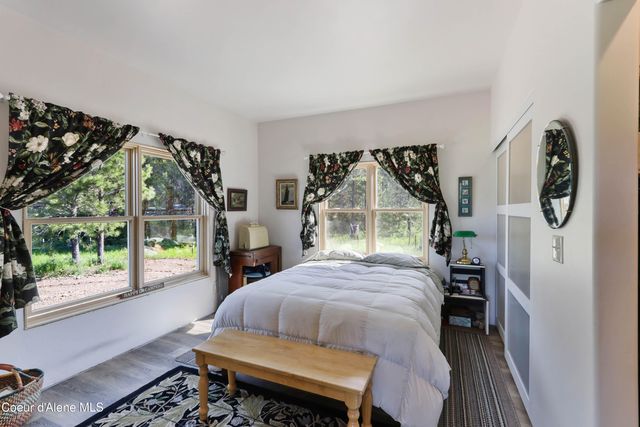 202 Elizabeth Ln, Athol, ID 83801