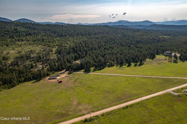 202 Elizabeth Ln, Athol, ID 83801