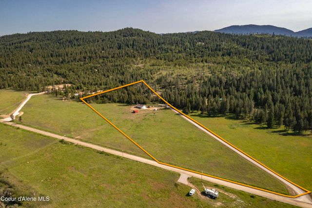 202 Elizabeth Ln, Athol, ID 83801