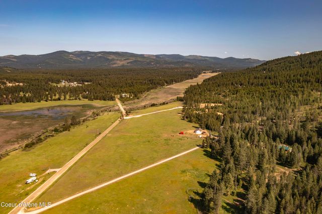 202 Elizabeth Ln, Athol, ID 83801