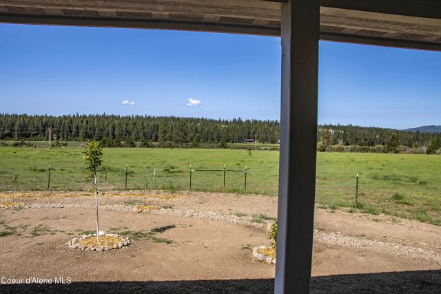 202 Elizabeth Ln, Athol, ID 83801