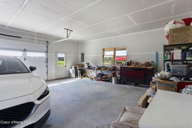 202 Elizabeth Ln, Athol, ID 83801