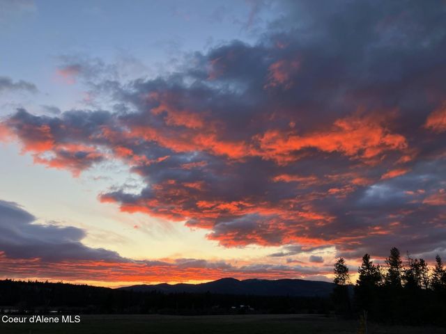 202 Elizabeth Ln, Athol, ID 83801