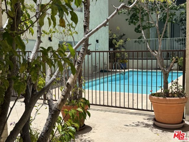 11656 Montana Avenue 302, Los Angeles, CA 90049