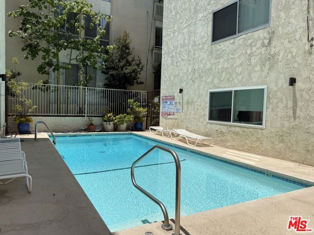 11656 Montana Avenue 302, Los Angeles, CA 90049