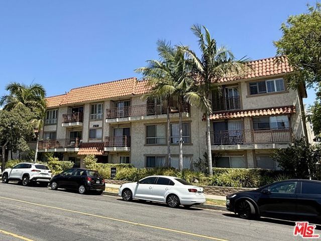 11656 Montana Avenue 302, Los Angeles, CA 90049