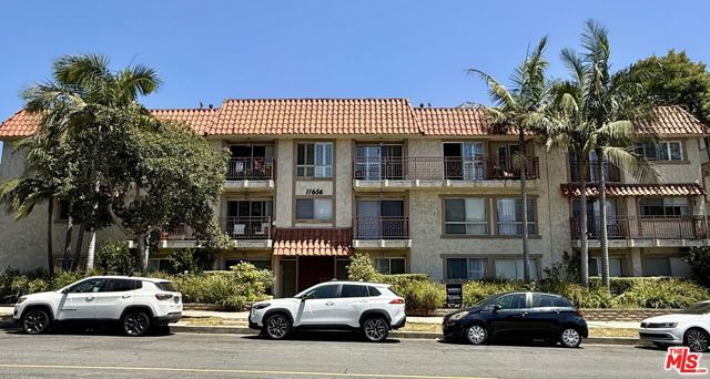 11656 Montana Avenue 302, Los Angeles, CA 90049