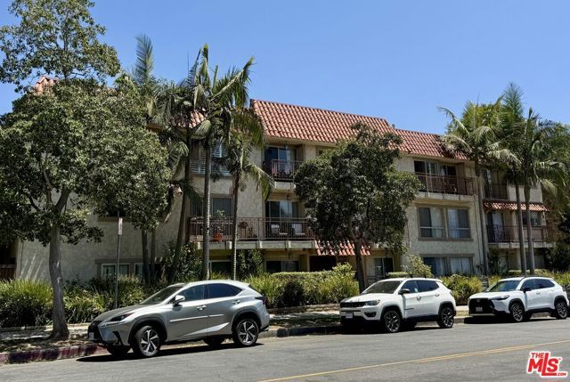11656 Montana Avenue 302, Los Angeles, CA 90049