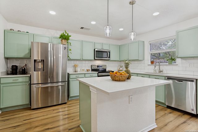 7219 Avator Bay, San Antonio, TX 78250