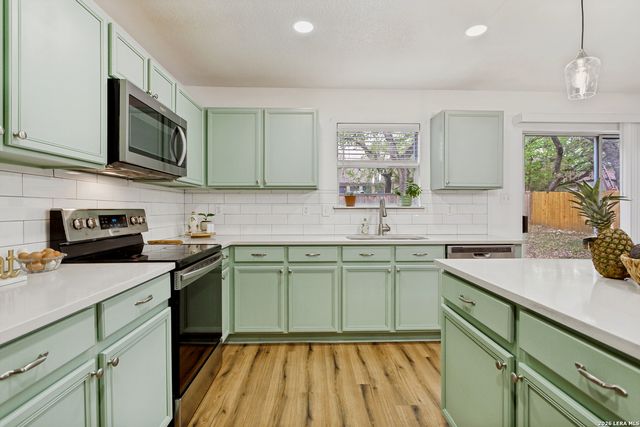 7219 Avator Bay, San Antonio, TX 78250